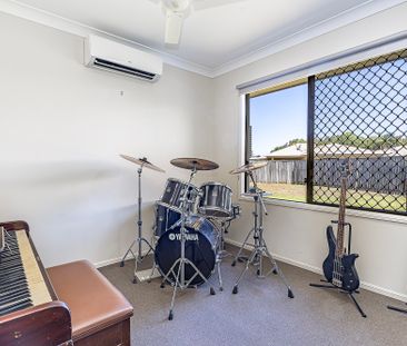 16 Bluff Street, Bushland Beach QLD 4818 - House For Rent | Domain - Photo 1