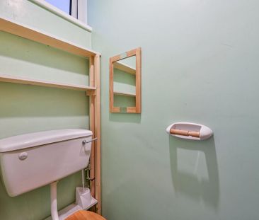 3 bedroom flat to rent - Photo 6