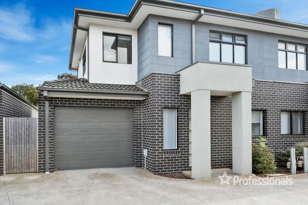 10/37 Latham Street, Werribee VIC 3030 - Photo 1