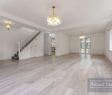 5 bedroom detached house to rent - Photo 2