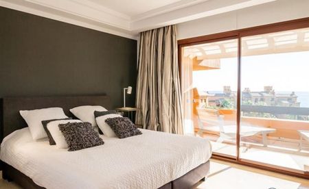 4 room luxury Apartment for rent in Estepona, Andalusia - Photo 4