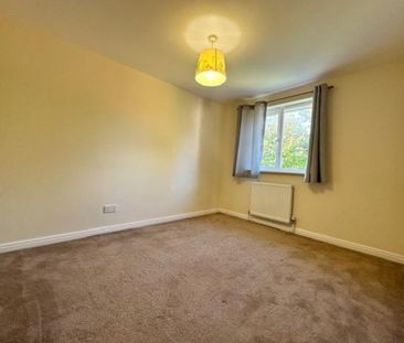 4 bedroom detached house to rent - Photo 2