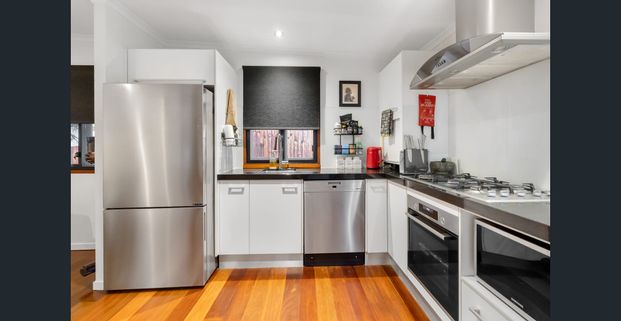 Freshwater Family Home with Pool & Granny Flat – Available 5th December - Photo 1