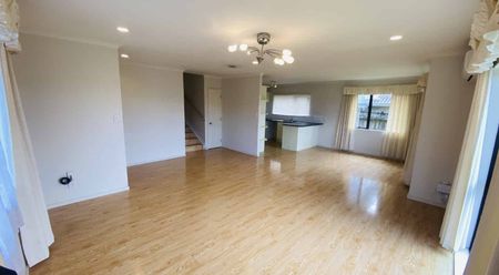 Stunning Family Home in Glen Eden - Photo 4