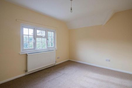 3 bedroom detached house to rent - Photo 3