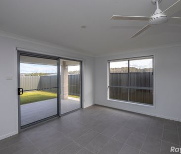 BRAND NEW 4 BEDROOM HOME!! - Photo 5