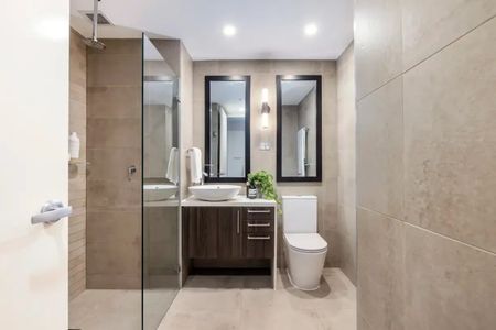 Stylish 1 Bedroom Apartment in the Heart of Kensington - Photo 4