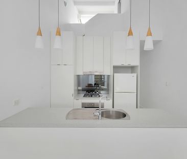 Trendy Town House In Great Location! - Photo 2