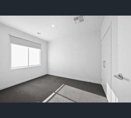 70 Canopy Ave, Alfredton, Vic 3350 - Photo 2