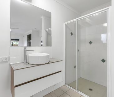 SPACIOUS GRANNY FLAT IN SOUGHT AFTER EDMONTON! - Photo 6