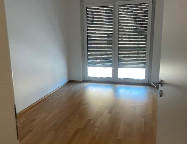 ++ ab 01.01 ++ Moderne 4-Zimmerwohnung mit neuer Einbauküche zu vermieten! - Photo 1
