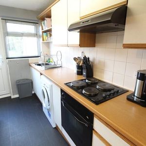 2 bedroom cottage to rent - Photo 2