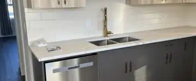 RENOVATED 2 BEDROOM 1 BATH HILLHURST APARTMENT – AVAILABLE IMMEDIATELY! | 4 - 2209 Westmount Road Northwest, Calgary - Photo 1