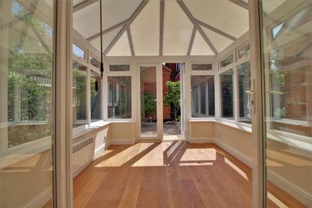 2 bedroom semi-detached house to rent - Photo 5