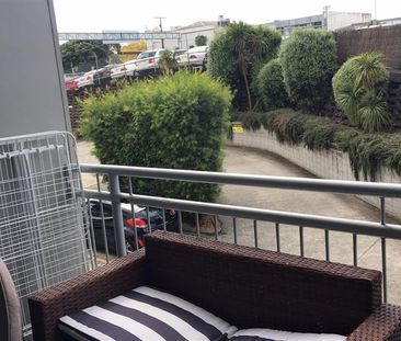 Great Onehunga Apartment Living - Photo 1