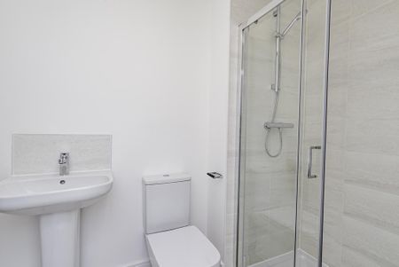 3 bedroom semi-detached house to rent - Photo 2