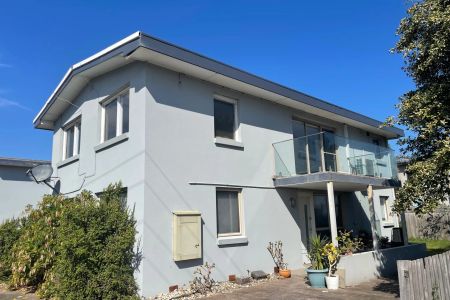 BEACH LIFESTYLE WITH AMAZING BAY VIEWS! - Photo 4