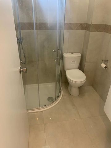 Studio Flat, Hamilton Avenue, IG6 - Photo 4