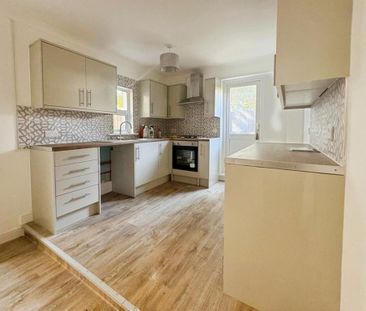 4 bedroom terraced house to rent - Photo 5