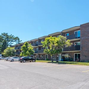 Village Green Apartments - Photo 3