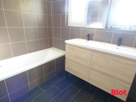 Location Maison 4 pièces 89m² ST AVE 56890 - Photo 2