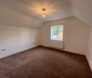 3 bedroom detached house to rent - Photo 4