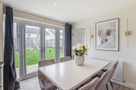 4 bedroom detached house to rent - Photo 3