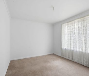 Comfortable Family Home with Large Yard and Workshop - Photo 6