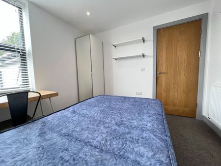 2 bed Apartment for Rent - Photo 3