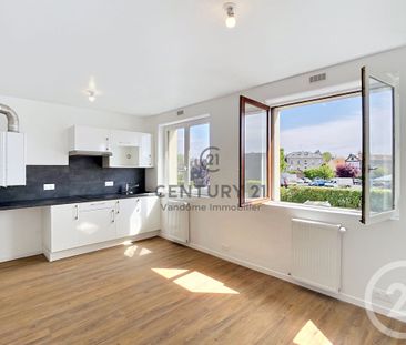 Location Appartement 1 pièce 22m² CREPY EN VALOIS 60800 - Photo 1