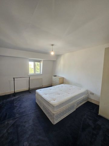 1 Bed Flat, Dalston Lane, E8 - Photo 3