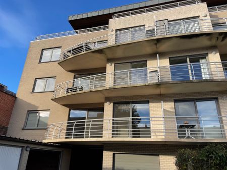 ruim instapklaar twee slaapkamer appartement met groot zongericht terras & gelijkvloerse garage - Foto 3