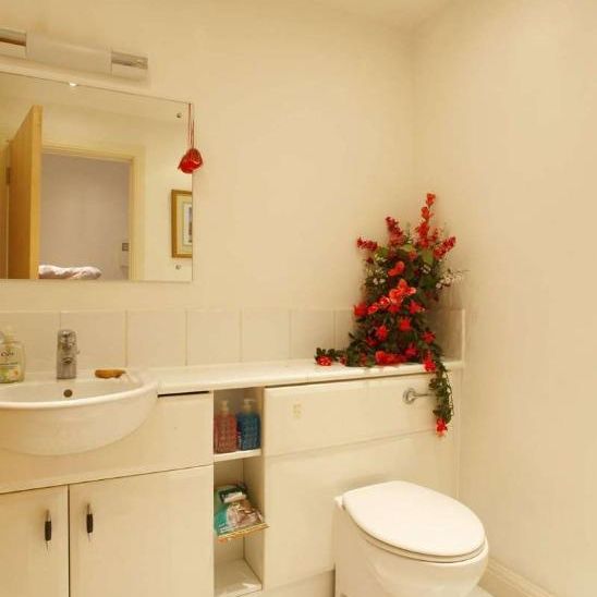 Hanover Avenue, Docklands, E16 - Photo 1