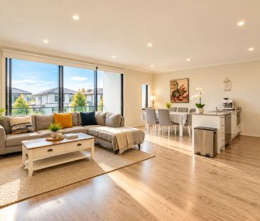 MODERN TOWNHOUSE LIVING IN A CONVENIENT LOCATION - Photo 1