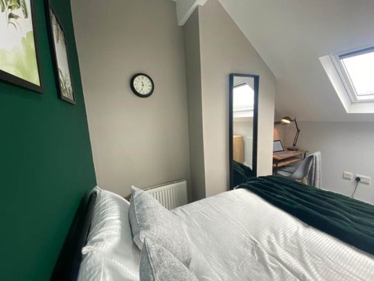 Beechwood Crescent (room 5), Burley, Leeds - Photo 1