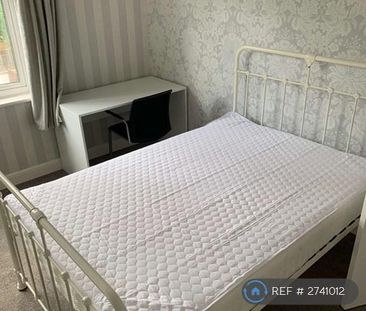 4 bedroom terraced house to rent - Photo 3