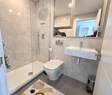 Wokingham Road, Bracknell, Berkshire, RG42 - Photo 2