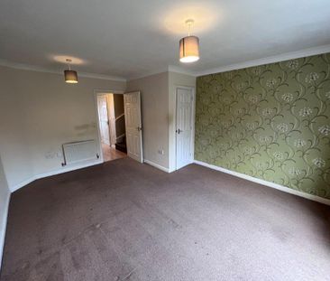 2 bedroom end of terrace house to rent - Photo 2