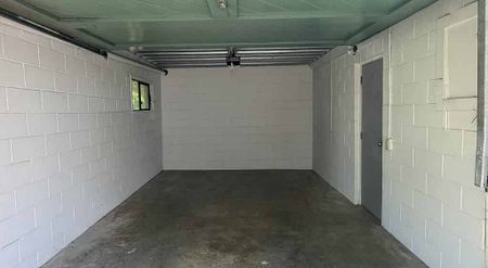 Modern Three-Storey Townhouse with Garage Parking on The Terrace - Photo 4