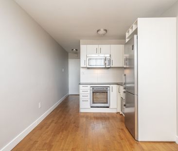 730 St Clarens Avenue - Photo 1