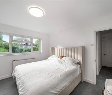 4 bedroom terraced house to rent - Photo 3