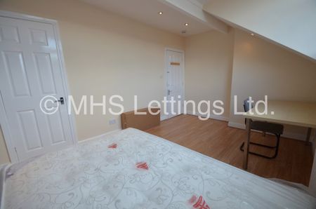 7 Bedroom Mid Terraced House for rent in High Cliffe - Photo 4
