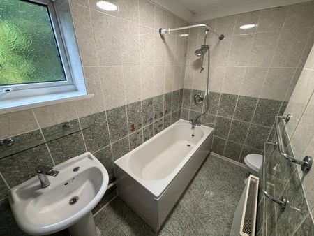 3 bedroom terraced house to rent - Photo 3