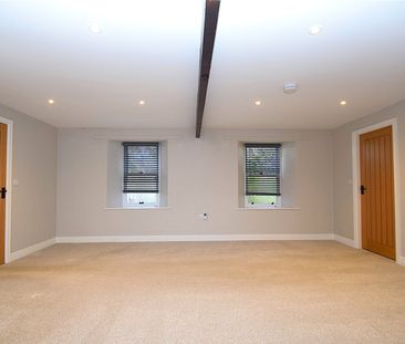 2 bed bungalow to rent in Scalby Road, Scarborough, YO13 - Photo 2