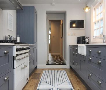 3 bedroom terraced house to rent - Photo 6