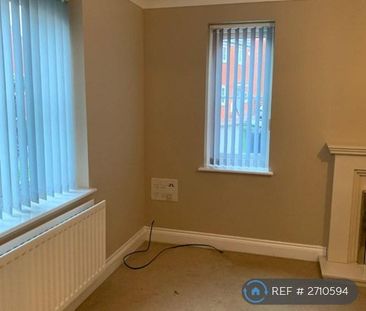 4 bedroom semi-detached house to rent - Photo 1