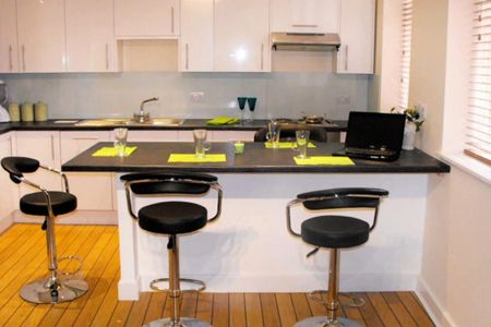 4 bedroom flat to rent - Photo 5