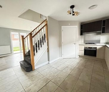 2 bedroom semi-detached house to rent - Photo 5