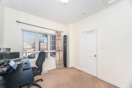 For Lease - 8 Fitzgibson Street, Brampton, Ontario - Photo 4