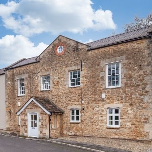 Anne Greenwood Close, Iffley - Photo 1